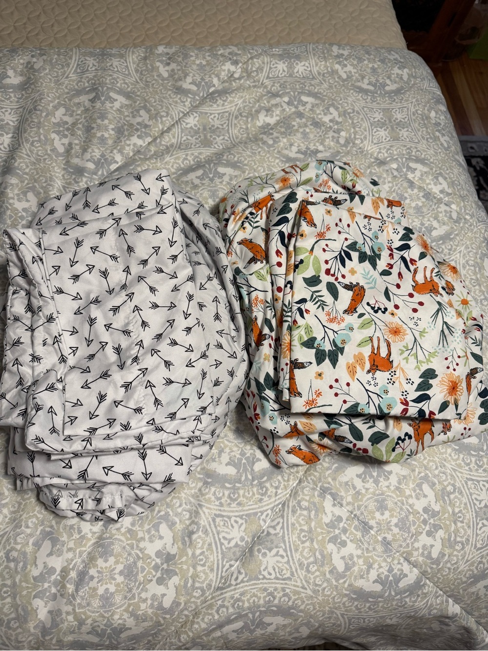 Twin/Twin XL sheet bundle, Charisma and Pillowfort sheet set